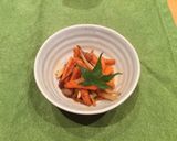 ニンジンごぼうの甘辛梅炒め＊作り方1写真