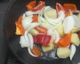 イタリアンジャガイモと彩野菜の牛肉炒め作り方2写真