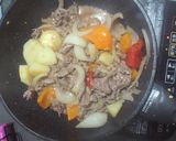 イタリアンジャガイモと彩野菜の牛肉炒め作り方4写真