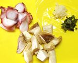 簡単おつまみ♡タコときのこの梅アヒージョ作り方1写真