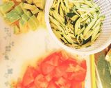 簡単！ヘルシー野菜サラダ作り方1写真