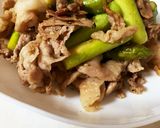 簡単！豚肉とアスパラのニンニク味ポン炒め作り方3写真