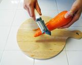 【2wayピーラー】ジュリエンヌ巻き作り方1写真
