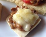 チリソース納豆&チーズの豆腐ピザ風作り方2写真