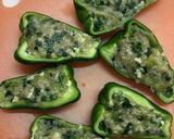 餃子のタネの余りでピーマンの肉詰め作り方1写真