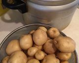 圧力鍋で ホックホク♬新ジャガ♬作り方1写真