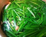 丸ごとどーんとにら玉味噌汁作り方1写真