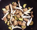 鶏胸肉とズッキーニの味噌炒め作り方5写真