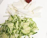 ズッキーニと長芋の梅入り酢の物作り方1写真
