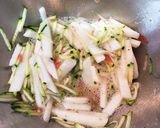 ズッキーニと長芋の梅入り酢の物作り方3写真
