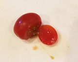 かわいい！ミニトマトで作るウサギちゃん作り方3写真