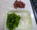 ピーマンとこま切れ肉のニンニク味噌炒め作り方2写真