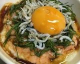 少ないサーモンでお腹いっぱい！鮭とろろ丼作り方2写真