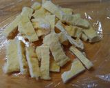 朝食♪じゃが芋とワカメと油揚げのお味噌汁作り方3写真
