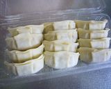 ソースが決め手！餃子ロールパン作り方1写真