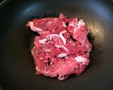 ノンオイルで、牛肉の酢玉ねぎ炒め。作り方1写真
