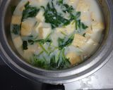 絹厚揚げと薩摩芋と舞茸の味噌汁作り方18写真