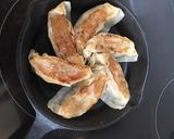スキレットで餃子のマヨチーズ作り方1写真