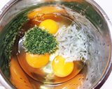 厚焼き卵☆しらすと青海苔のふっくら卵焼き作り方1写真