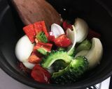 サバ缶de味噌トマト煮込み作り方3写真