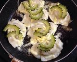 両面パリパリ!ゴーヤチーズ餃子♡作り方4写真