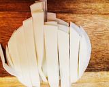 余った餃子の皮でモチモチスープ♡作り方1写真