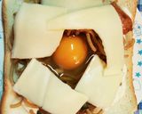 リメイクで簡単!やきそば卵チーズトースト作り方4写真