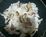 簡単すぎ♪鶏ももとキャベツの塩麹蒸し作り方3写真