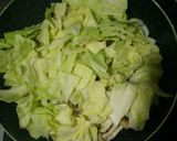 簡単すぎ♪鶏ももとキャベツの塩麹蒸し作り方4写真