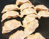 どこでも手軽に餃子！焼き餃子むすび作り方1写真