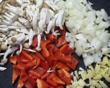 ピリ辛甘豚肉のガパオ風そぼろかけご飯作り方3写真