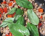 ピリ辛甘豚肉のガパオ風そぼろかけご飯作り方13写真