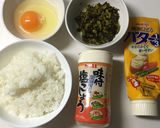 簡単！高菜と玉子のバターチャーハン作り方1写真
