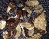 戻不要☆干し椎茸と舞茸の旨炒めチーズのせ作り方1写真