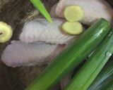 鶏とカシューナッツと春雨のピリ辛スープ作り方1写真