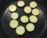 ズッキーニと夏野菜の豚バラ 味噌炒め作り方3写真