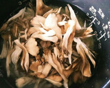 炊飯器だけ！洗い物いらず☆舞茸ごはん作り方3写真