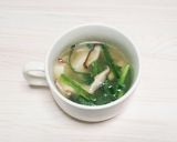 簡単スープ☆椎茸と豆腐とニラの中華スープ作り方3写真