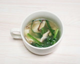 簡単スープ☆椎茸と豆腐とニラの中華スープ作り方3写真
