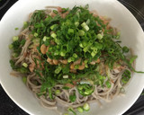 冷やしそば　とろろ昆布と納豆のせ作り方4写真