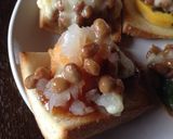 チリソース味冷凍唐揚げ&納豆のピザ作り方4写真