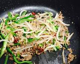 ひき肉とピーマンのピリ辛甘炒め作り方1写真