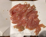 ぷりぷり鶏むね肉のさっぱり梅和え☆作り方1写真