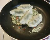 ⑥ 餃子のペペロンチーノ風 ⑥作り方3写真