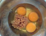 手抜きレシピ！納豆とカニカマの卵焼き作り方2写真