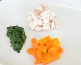 【離乳食後期】カジキとモロヘイヤのスープ作り方1写真