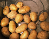 新じゃが芋で皮付き簡単☆甘辛味噌からめ作り方1写真