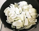 お弁当にも☆簡単！エビと新玉ねぎの卵とじ作り方2写真