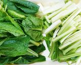 ☆豚肉・焼きちくわ・小松菜の正油あんかけ作り方3写真
