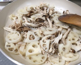 蓮根ときのこの挽肉入りきんぴら♪作り方5写真